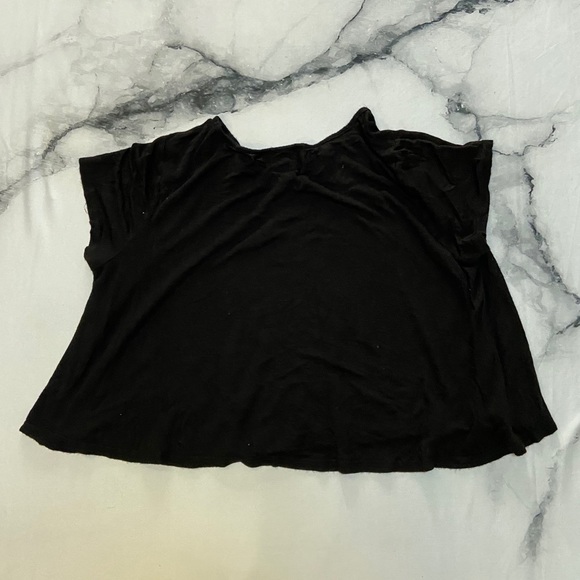 Graphic Crop Top - Picture 4 of 4